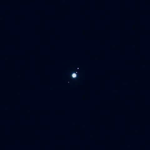 ガリレオ・ガリレイに捧ぐ。木星とガリレオ衛星。2017年1月13日午前4時。#木星 #ガリレオ衛星
