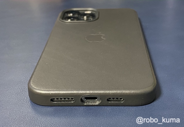 iPhone 12 Pro MaxとApple純正MagSafe対応レザーケース ブラック 