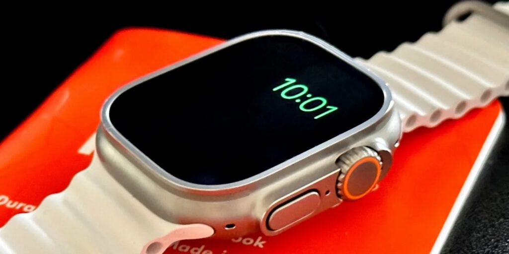 watchOS 10.1にアップデート後にApple Watchの一部でバッテリーの急激な消耗と過熱の不具合が発生している。