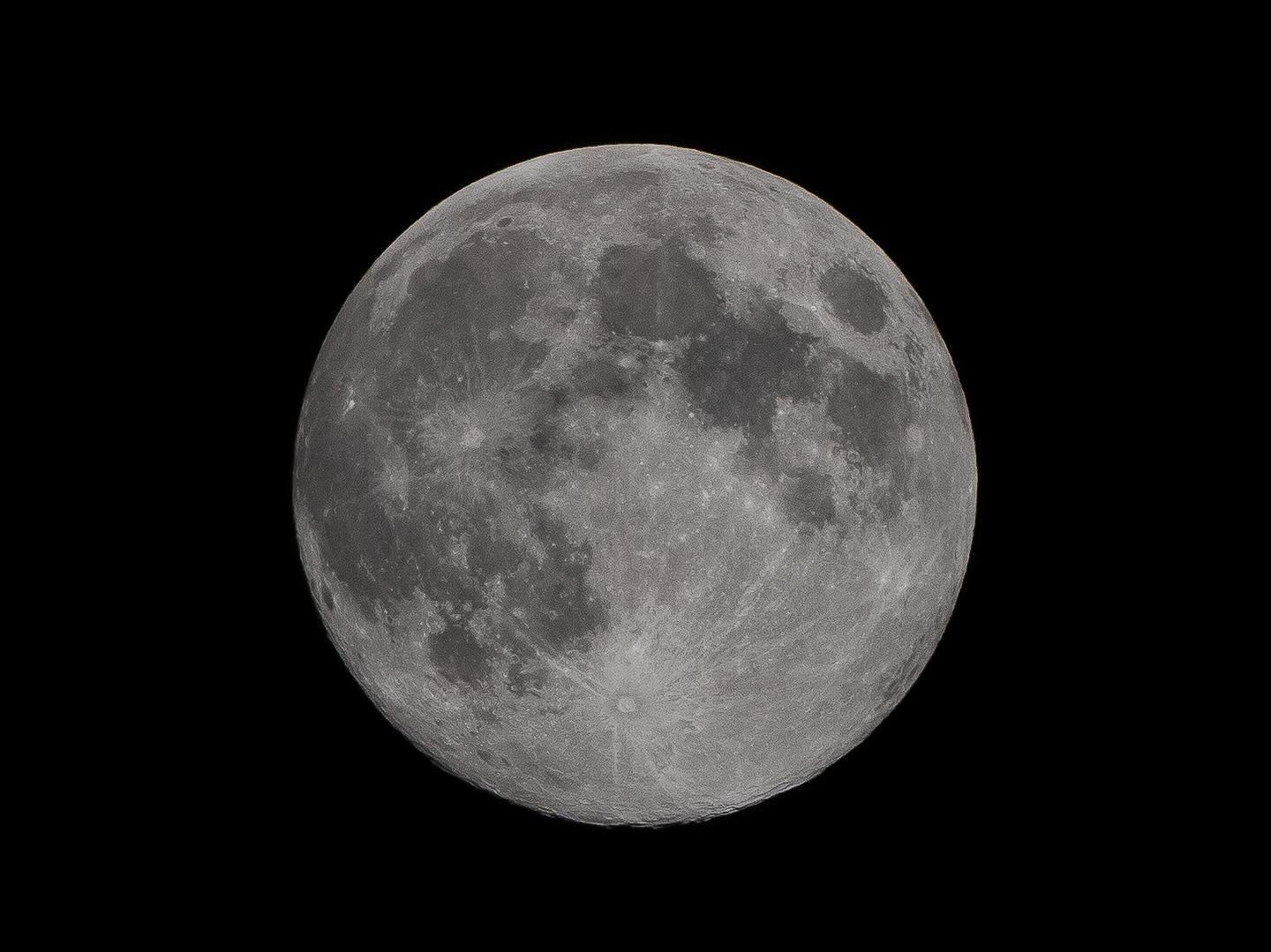 今年最後の満月、コールドムーン。の1日前